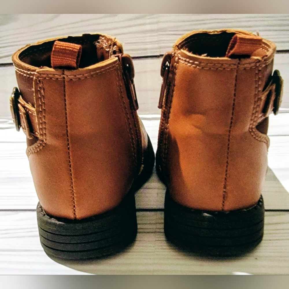 Carter's Tan Kids Zip-Up Boots with Side Heart Bucklerters Size 5 - Picture 6 of 8